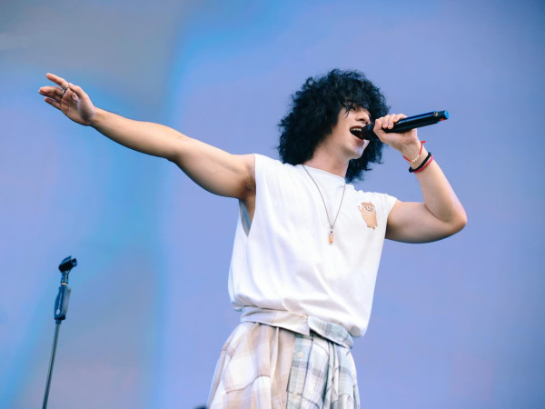 Mike曾比特32歲生日宣布正式加盟英皇 晒六嚿腹肌苦練成果震撼曝光