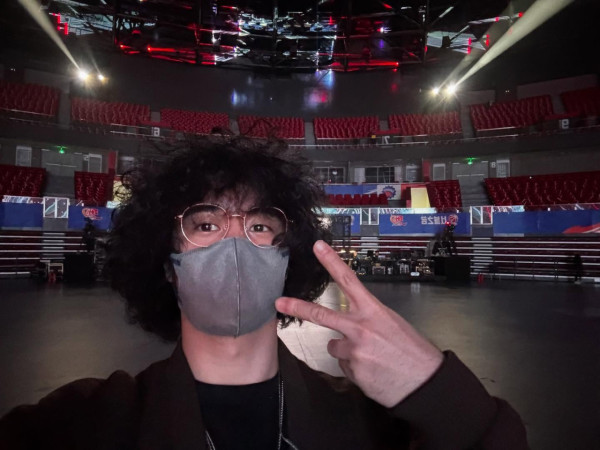 Mike曾比特32歲生日宣布正式加盟英皇 晒六嚿腹肌苦練成果震撼曝光