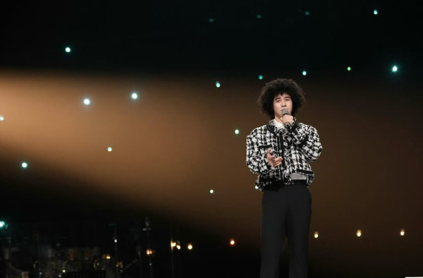 Mike曾比特32歲生日宣布正式加盟英皇 晒六嚿腹肌苦練成果震撼曝光