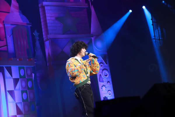 Mike曾比特32歲生日宣布正式加盟英皇 晒六嚿腹肌苦練成果震撼曝光