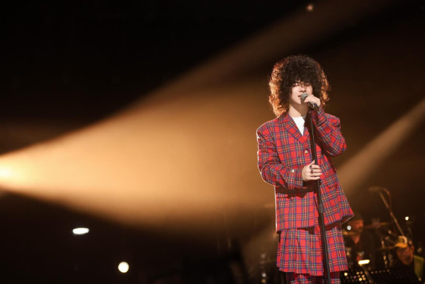 Mike曾比特32歲生日宣布正式加盟英皇 晒六嚿腹肌苦練成果震撼曝光