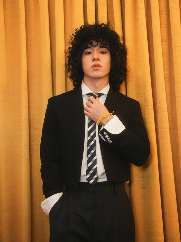 Mike曾比特32歲生日宣布正式加盟英皇 晒六嚿腹肌苦練成果震撼曝光