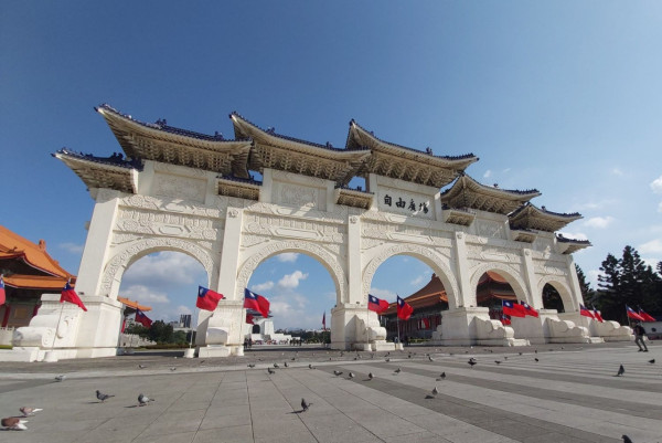 台灣桃園機場派600元消費劵!滿足1條件即可領取!餐飲、免稅店都適用