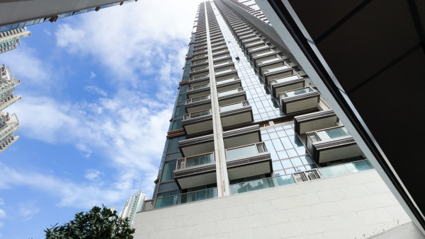 28萬全屋裝修 422呎法式奶油風康城2房單位 1設計防止新生嬰兒/毛孩撞親