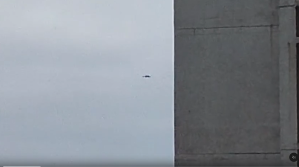 屋苑外牆驚見無人機巡視 逐層停監視主人房似偷窺？管理處通告揭1目的【有片】