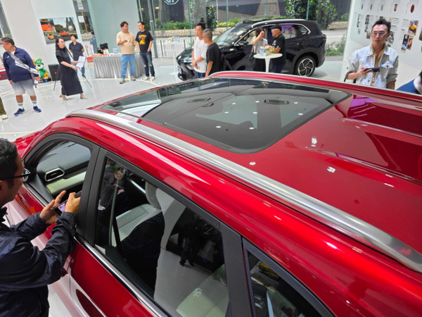  196PS、465Nm！MG ZS HEV 混能動力揭秘 歐洲得獎王比你想像中「好力」？WLTP 油耗數字令人震驚