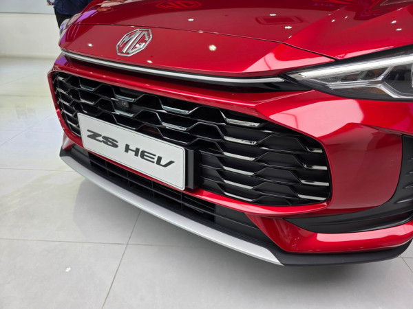  196PS、465Nm！MG ZS HEV 混能動力揭秘 歐洲得獎王比你想像中「好力」？WLTP 油耗數字令人震驚