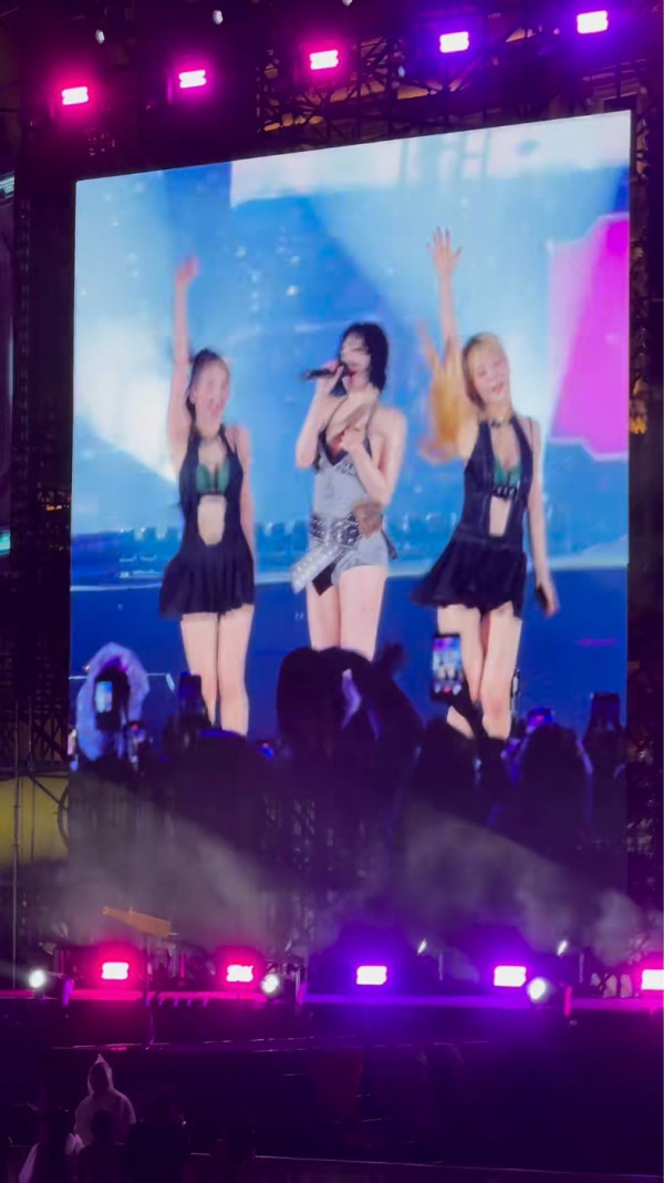 突發|泫雅澳門音樂節表演中途暈倒 疑失去知覺!需由保鑣即時抬離現場