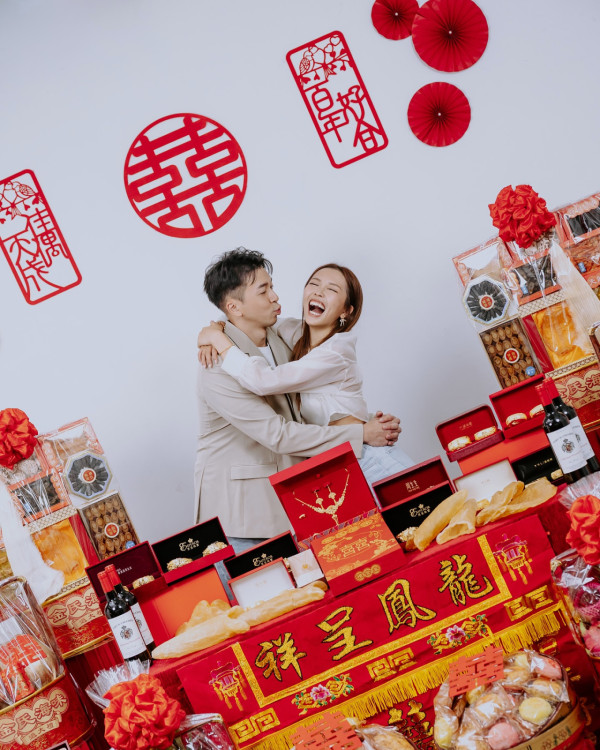 29歲女藝人曝結婚喜訊奢華過大禮 豪晒10對龍鳳鈪！轉型KOL後吸金力驚人