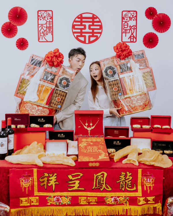 29歲女藝人曝結婚喜訊奢華過大禮 豪晒10對龍鳳鈪！轉型KOL後吸金力驚人