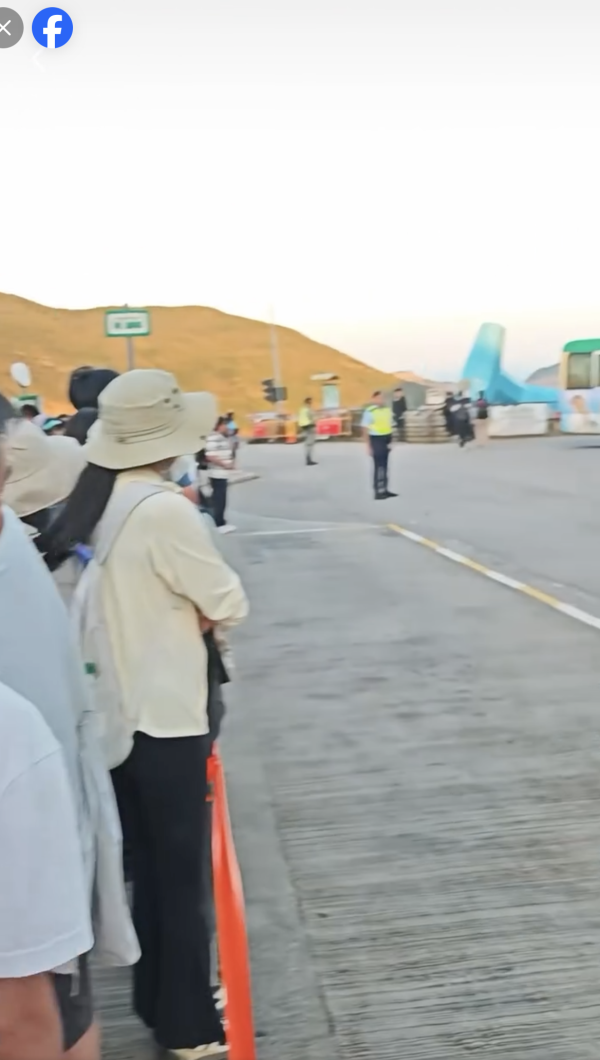 綠Van都有得包車？西貢遊客排隊1小時慘被「截糊」運輸署條例咁寫