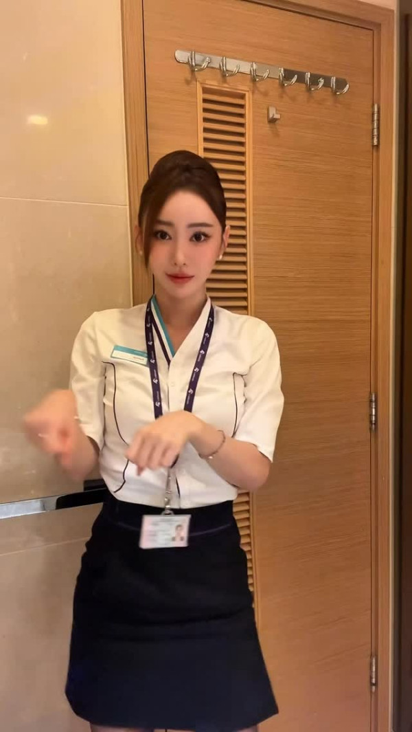 國泰日籍空姐顏值堪比「女團成員」港台爆紅!自拍3秒短片已過百萬人睇