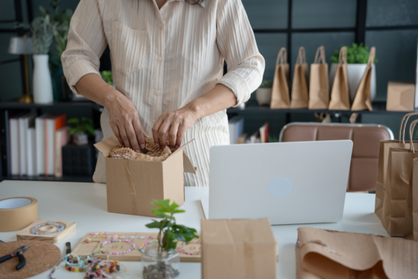 J.P. Morgan CEO 驚人預言 未來工時僅需每週3.5天 AI搶飯碗港人自保的3大策略