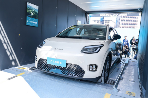 極速換電快過入油！京東「國民好車」$5萬有找續航達500公里