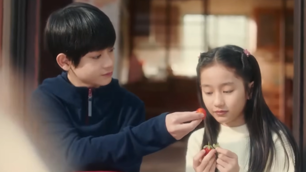 雙軌線上看（圖片來源：YouTube@iQIYIofficial）