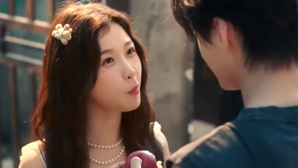 雙軌線上看（圖片來源：YouTube@iQIYIofficial）