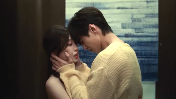 雙軌線上看（圖片來源：YouTube@iQIYIofficial）