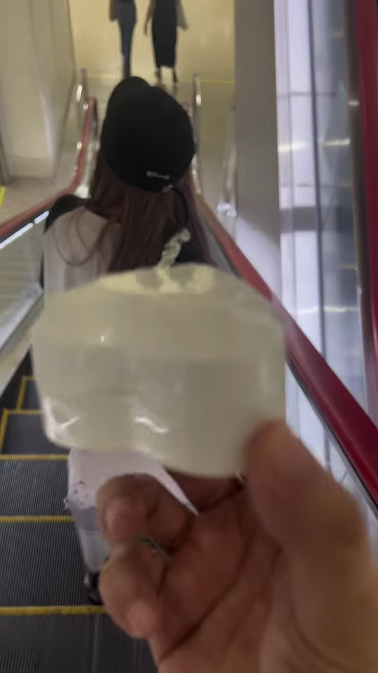 《新聞女王2》37歲男藝人宣佈求婚成功！沖繩夕陽浪漫下跪晒巨鑽：「She said I do」