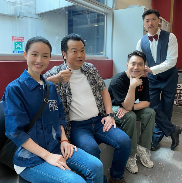 《新聞女王2》37歲男藝人宣佈求婚成功！沖繩夕陽浪漫下跪晒巨鑽：「She said I do」