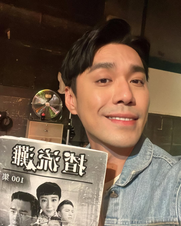 《新聞女王2》37歲男藝人宣佈求婚成功！沖繩夕陽浪漫下跪晒巨鑽：「She said I do」