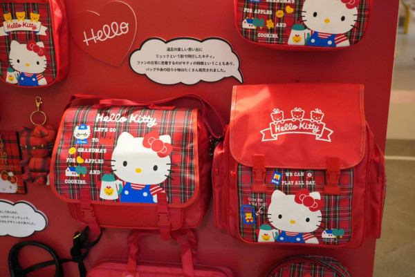 Kitty迷朝聖!Hello Kitty展台北5大區見證Kitty50年蛻變 限定周邊商品主題拍貼機搶先看