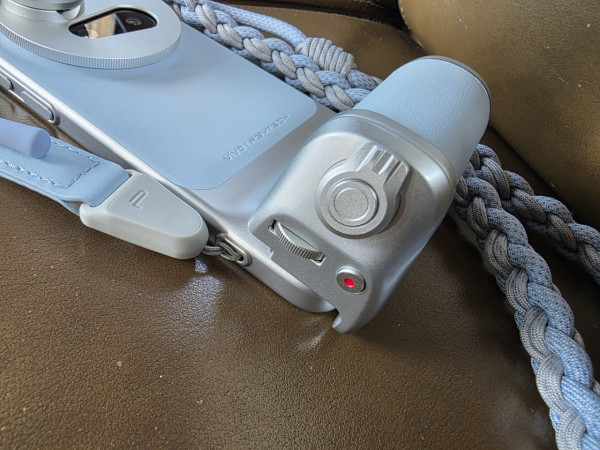 【開箱實測】vivo X300 Pro 挑戰單反？ 2 億像素長焦+CIPA 5.5 級防震可追加長焦鏡