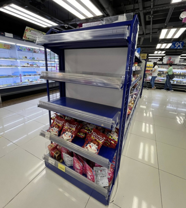 結業潮｜九龍城AEON營業至11月底！分店直擊 冷凍櫃已清空！網民猜測一原因清貨離場