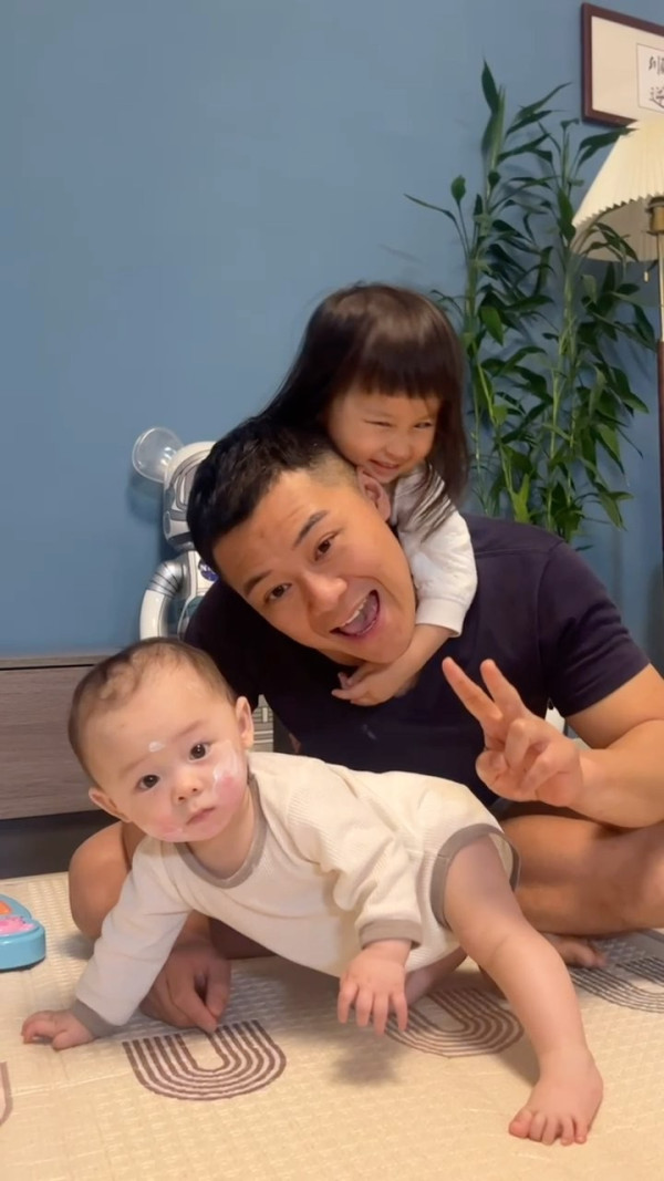 32歲TVB男藝人宣布太太第三度懷孕！全家福報喜三年抱三願望成真