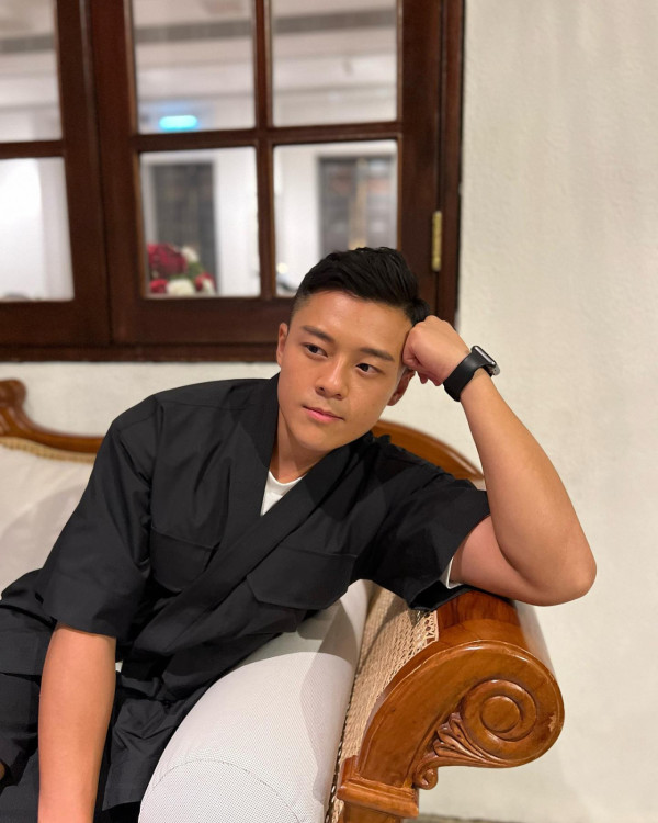 32歲TVB男藝人宣布太太第三度懷孕！全家福報喜三年抱三願望成真