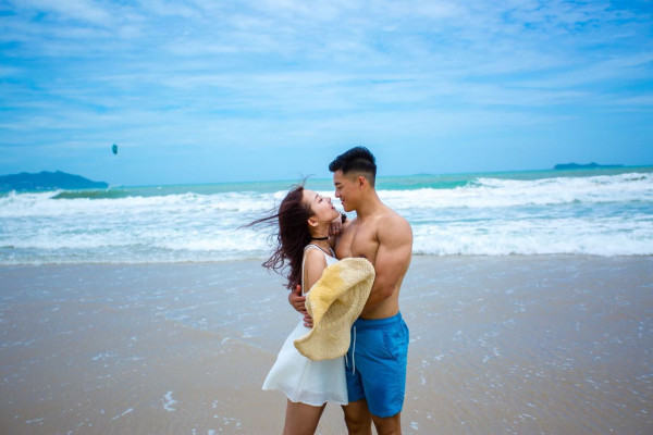 32歲TVB男藝人宣布太太第三度懷孕！全家福報喜三年抱三願望成真