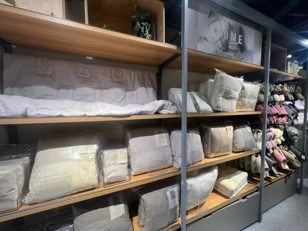 3COINS斷貨王！日本「$60神毯」香港未出已爆紅！編輯教你「跨境網購」3步入手