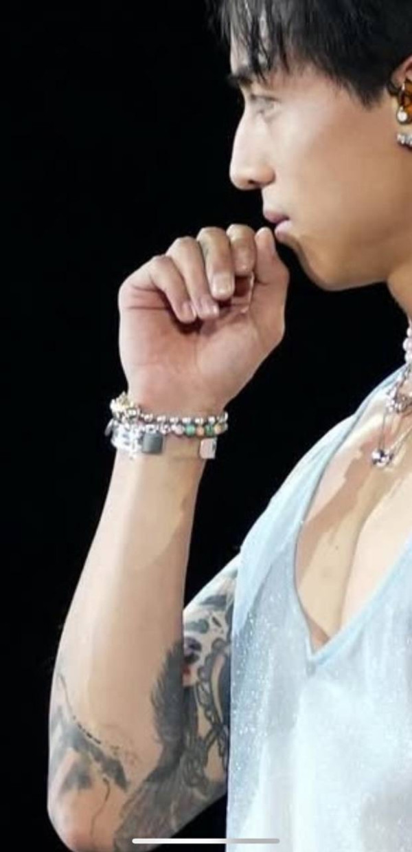 MIRROR成員被爆新戀情暗撻靚女KOL 一線索露出端倪惹粉絲不滿一直扮單身