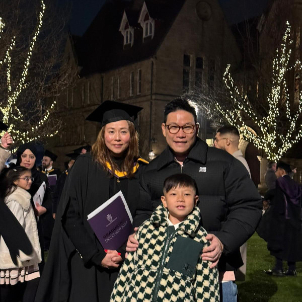 蘇永康被爆背妻密會年輕索女海旁談心 超親暱互動曝光惹出軌嫌疑形象崩壞