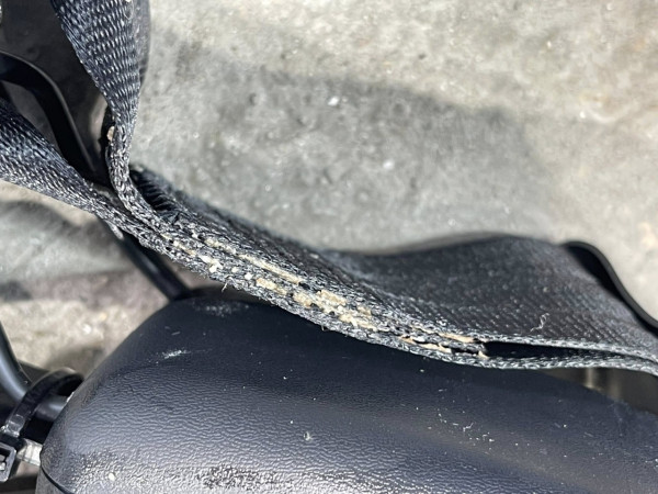 Tesla Model 3 地台直達電池慘遭「噴泉式」嘔吐淹沒 洗車店揭 $18000 天價清潔費背後