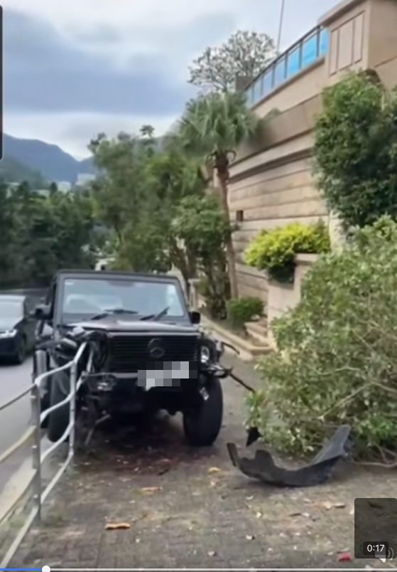 導演陳可辛駕平治G-Class越野車「自炒」失控撼樹車頭零件散落一地【有片】