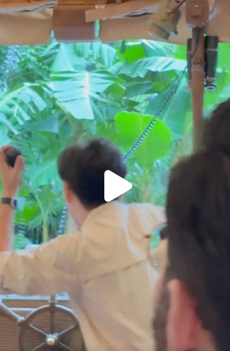 迪士尼驚現「190cm男神」船長！高顏值似韓星！網民急起底：原來拍過劇？