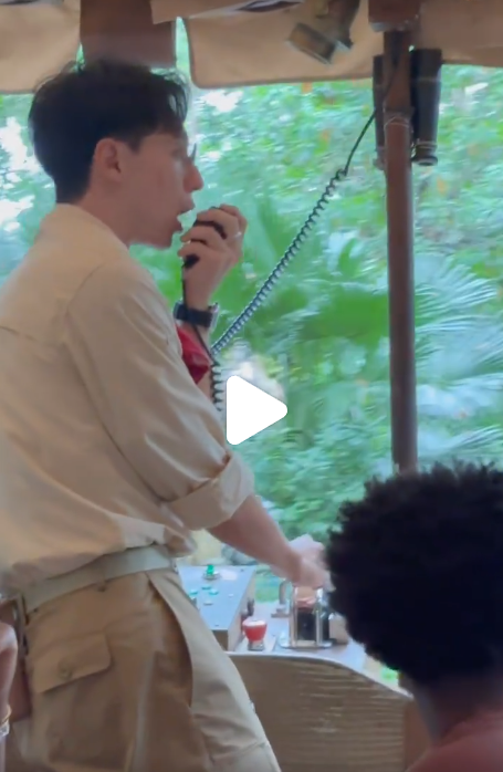 迪士尼驚現「190cm男神」船長！高顏值似韓星！網民急起底：原來拍過劇？