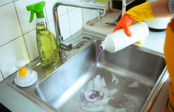 煮麵烚菜水秒變神級去污劑！專家揭隱藏用法／1步驟K.O.碗盤油污、通水管堵塞