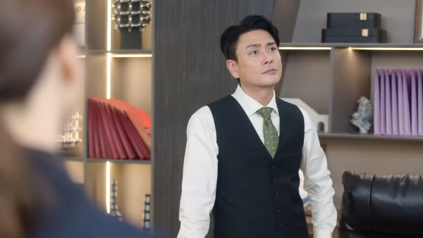 44歲黃宗澤被爆疑似有新戀情?神秘女子做跟得女友陪行街關係曖昧?