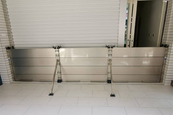 颱風鳳凰影響香港台灣10航班取消！豪雨灌爆溫泉酒店停車場汽車沒頂 