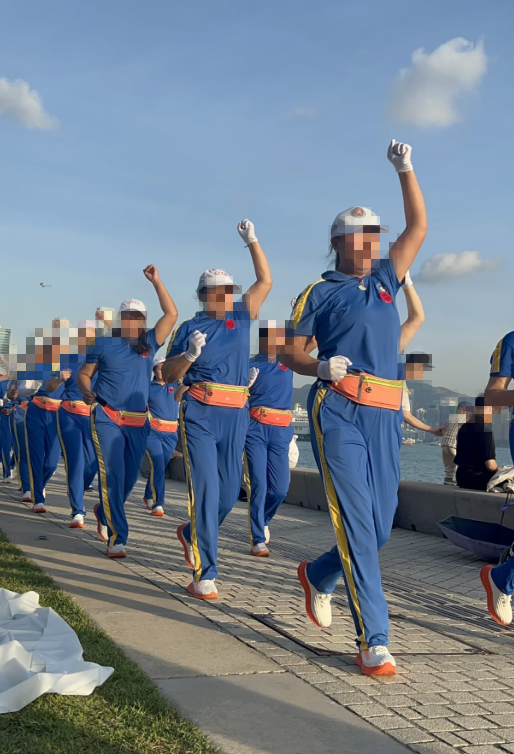 內地「暴走團」大媽大叔強勢攻港！西九音樂步操惹側目！知情人驚揭早有惡名