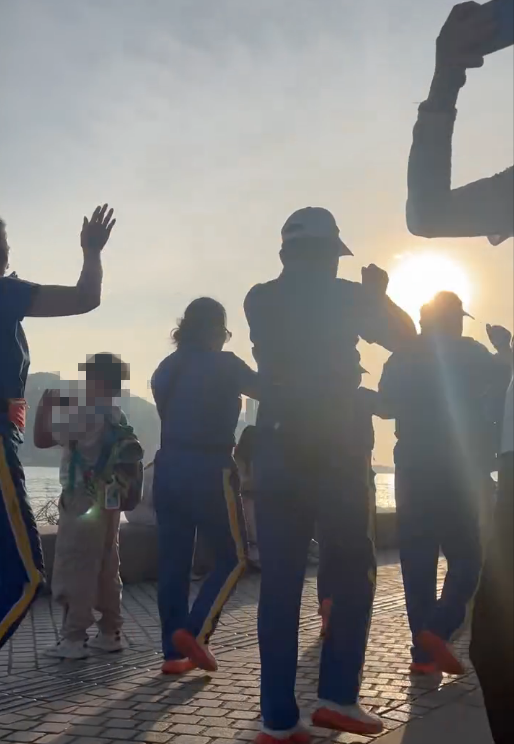 內地「暴走團」大媽大叔強勢攻港！西九音樂步操惹側目！知情人驚揭早有惡名