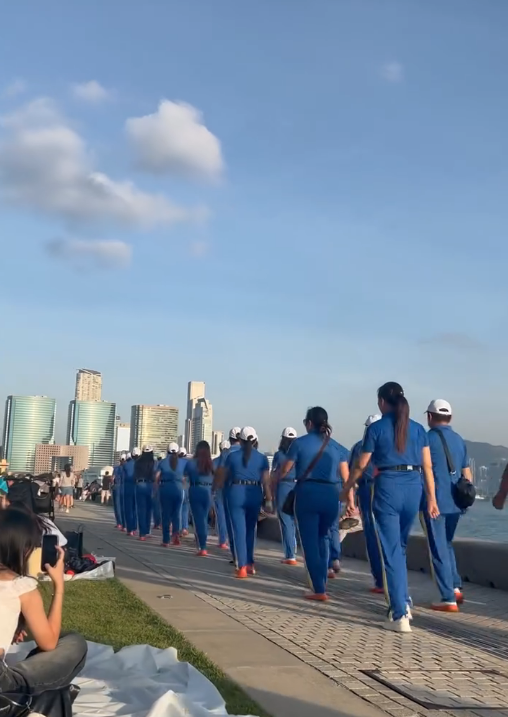 內地「暴走團」大媽大叔強勢攻港！西九音樂步操惹側目！知情人驚揭早有惡名