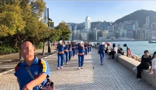內地「暴走團」大媽大叔強勢攻港！西九音樂步操惹側目！知情人驚揭早有惡名