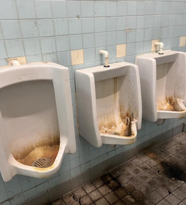 慎入！香港最核突公廁TOP3排名！筲箕灣「恐懼鬥室」奪冠 網民：睇完想嘔