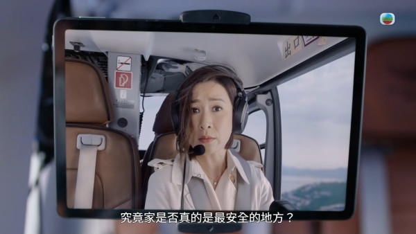 新聞女王2｜佘詩曼搏命演出坐直升機高空開門拍攝 花絮曝光八層樓高示範專業演員極致