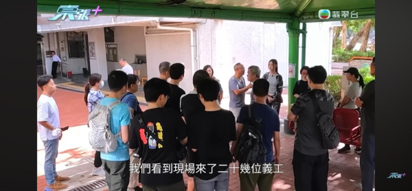 東張西望｜黃大仙垃圾屋變「曱甴竇」伯伯瞓走廊8年！義工清出8車垃圾：曱甴密密麻麻