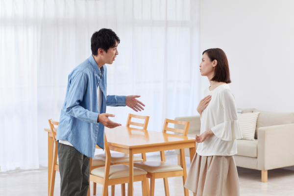 兩性相處技巧︱情侶4句說謊「慣性開場白」曝光 這些說一出90%有隱瞞！附重建信任關係策略