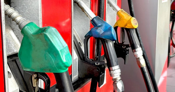 港車北上｜港車北上「入平油」原來有大忌！ 車主分享油缸蓋秘密：揀錯油隨時傷引擎 