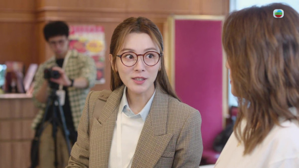 新聞女王2｜王敏奕盛世美顏獲激讚零死角 驚青扁嘴樣超可愛！網民：靚到Dum一聲